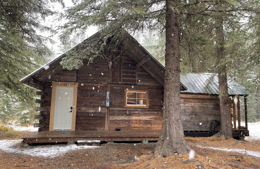 off-grid-adventures-gray-creek-pass-cabin-IMG_8114-2000px-c82